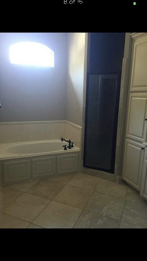 Foto del edificio - 14302 Wilson Way Dr