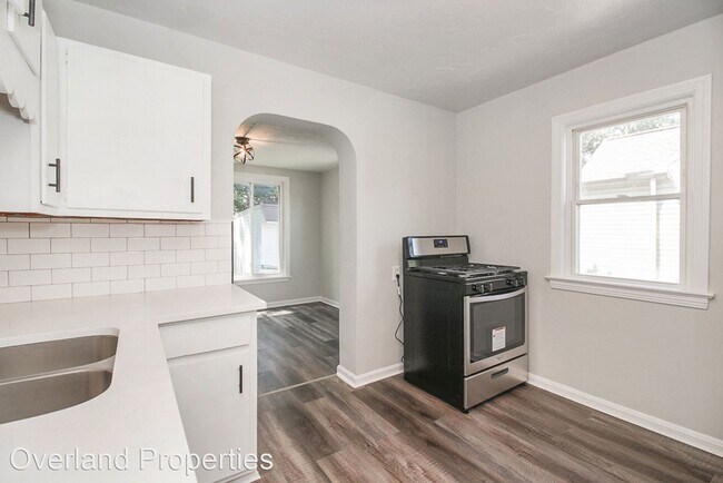 Building Photo - 3 br, 1 bath House - 26470 Zeman Ave