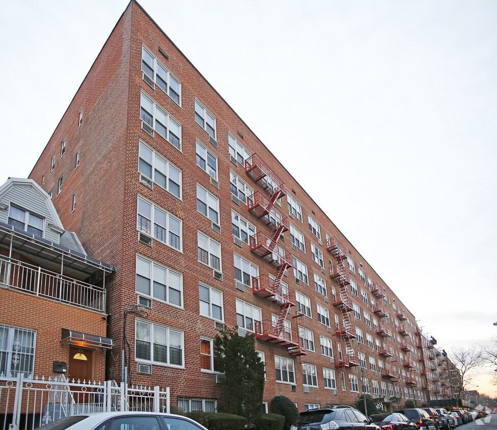 Primary Photo - 465-495 E 7th St