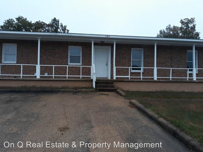 Building Photo - 324 Russell Dr