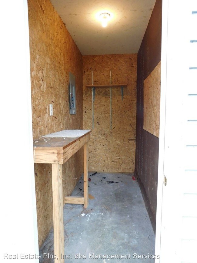 Building Photo - 1104 Karen Dr