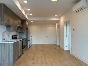 Building Photo - 1036 Coronation Ave