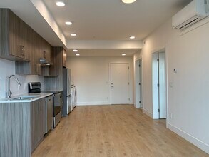 Building Photo - 1036 Coronation Ave