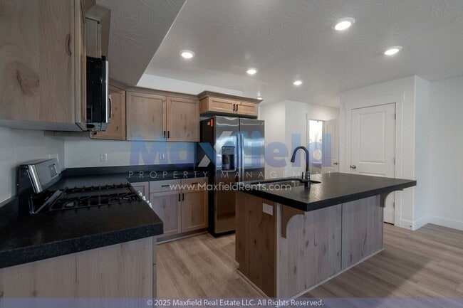 Building Photo - BRAND NEW - 3BD/2.5BTH/2GAR - SPANISH FORK