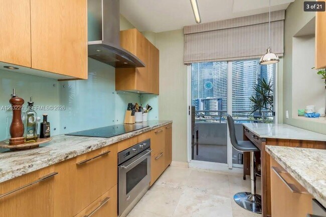 Foto del edificio - 888 Brickell Key Dr