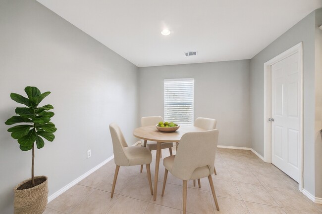 Foto del edificio - 2219 Runnels St