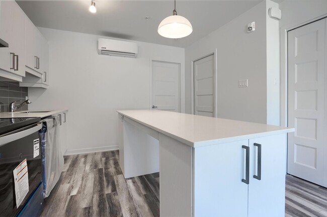 Photo du bâtiment - 4584 Rue La Perrière