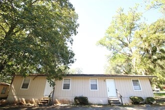 Building Photo - 2212 SE 36 Terrace