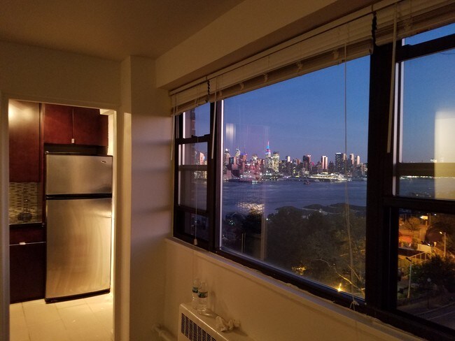 6515 Boulevard E Unit 6p West New York Nj 07093 Condo For Rent Primary Photo 6515 Boulevard E