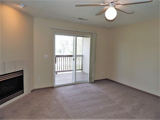 Building Photo - $1,025 | 2 Bedroom, 1 Bathroom Condo | Pet...