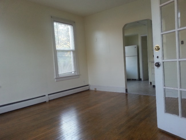 Building Photo - 249 Schoolhouse Rd