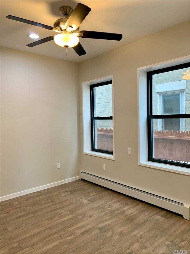 Foto del edificio - 145-06 106th Ave