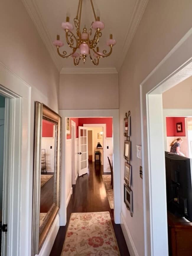 Foto del edificio - Historic Charm, Modern Comfort | 4BR + Den...
