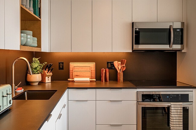 Kitchen - Navy Yard Urby Apartments