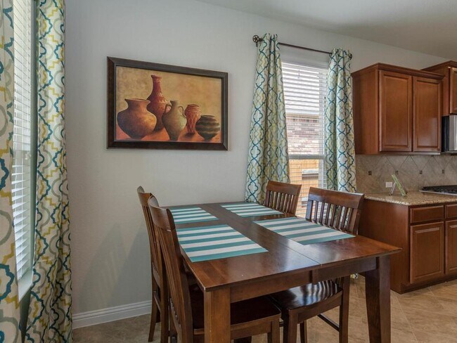 Building Photo - 3638 Esperanza Dr