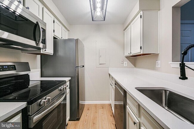 Foto del edificio - 13027 Shadyside Ln