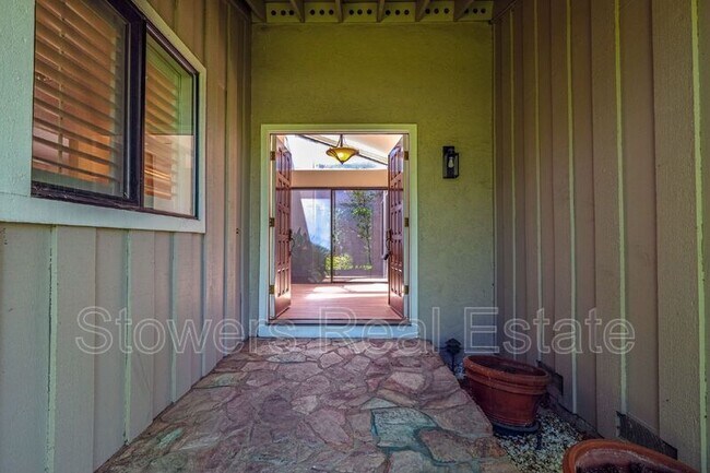 Photo - 2232 Oneida Cir Townhome