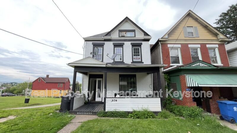 Primary Photo - 1834 Flagler St