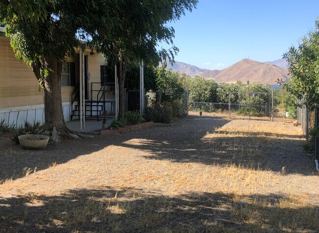 Building Photo - 6012 Cypress Ave