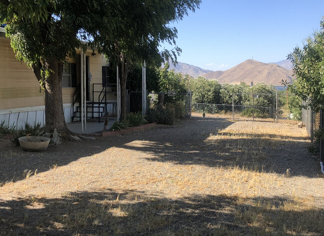 Foto del edificio - 6012 Cypress Ave