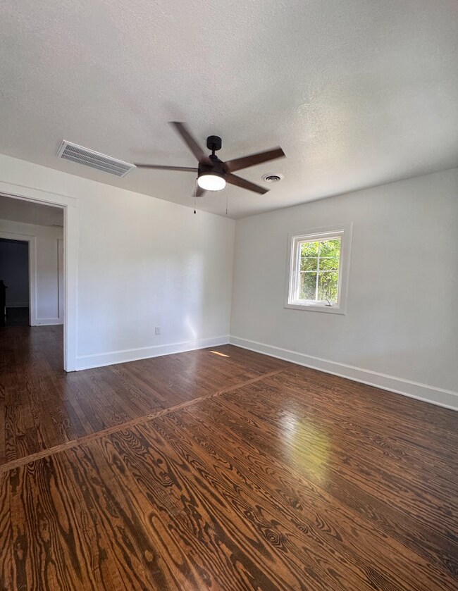 Foto del edificio - Greenville Rental Alert! Minutes from Unity Park & Downtown Greenville!
