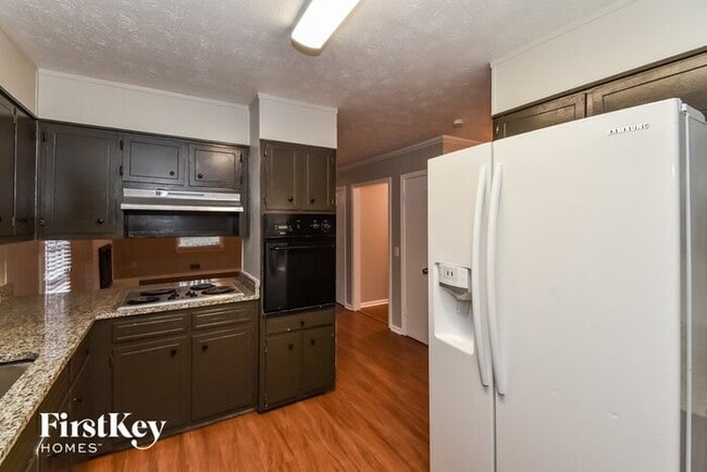 Building Photo - 1711 E Kellogg Cir