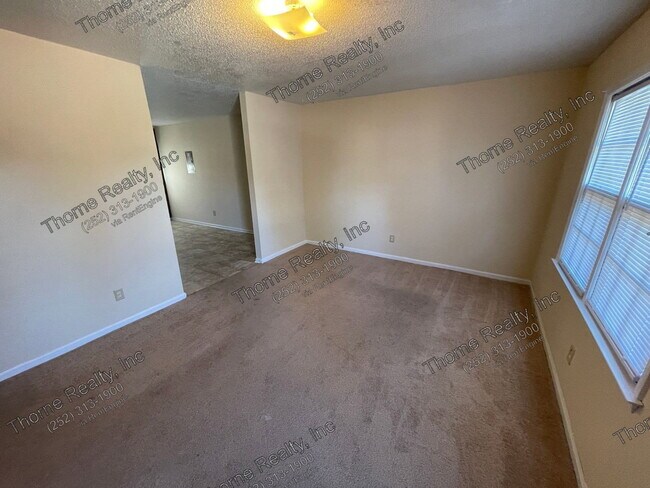 Building Photo - 522 Magnolia Dr