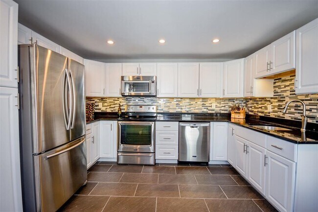 Building Photo - 87 Union St