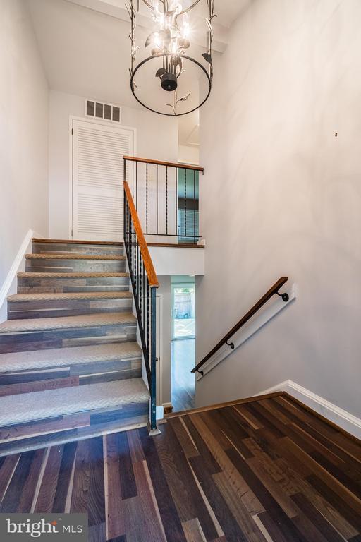 Building Photo - 2031 Headlands Cir