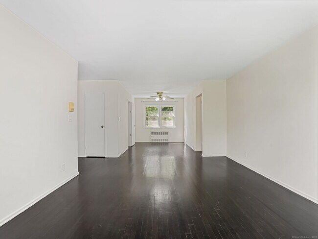Foto del edificio - 262 Glenbrook Rd