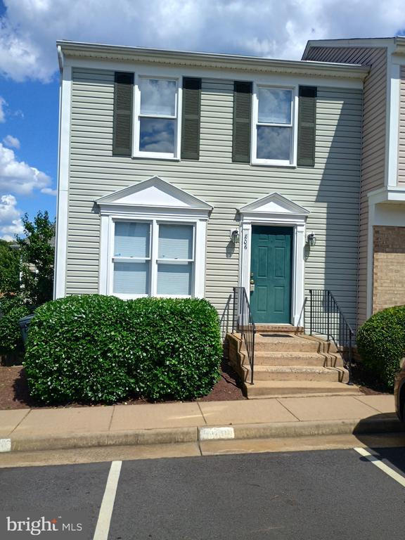 Building Photo - 806 Grove Ave
