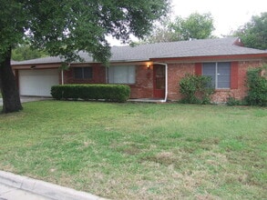 Building Photo - 5725 Trail Lake Dr