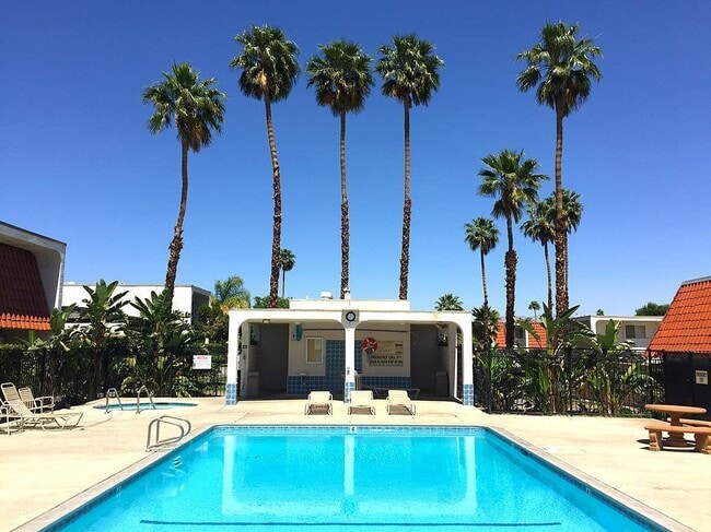 Building Photo - Spacious 4-Bedroom Condo in Indian Canyon ...