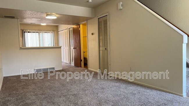 Foto del edificio - 1988 N Salem Ave