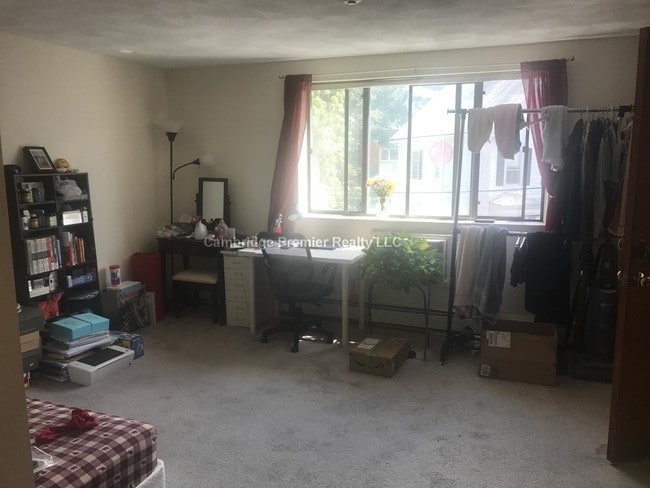 Building Photo - 11 Adelaide Rd