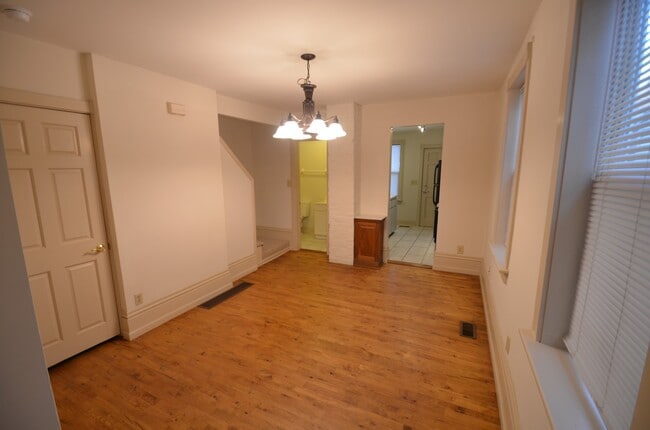 Dinning room - 500 E Beck St