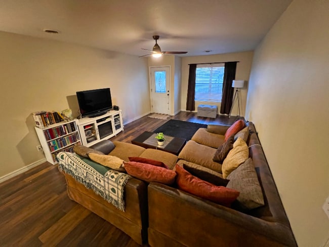 Photo - 628-630 S 21st St Apartment