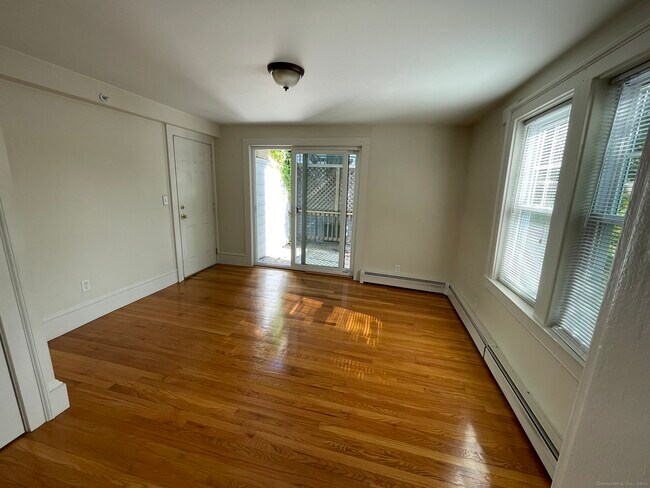 Foto del edificio - 67-69-69 S Main St