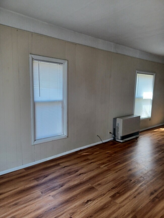 Building Photo - 313 Alamosa Ave