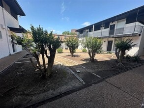 Building Photo - 5123 Del Monte Dr