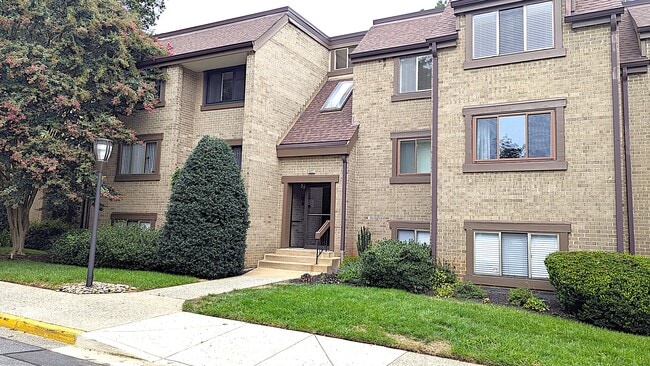 Building Photo - 1657 Parkcrest Cir
