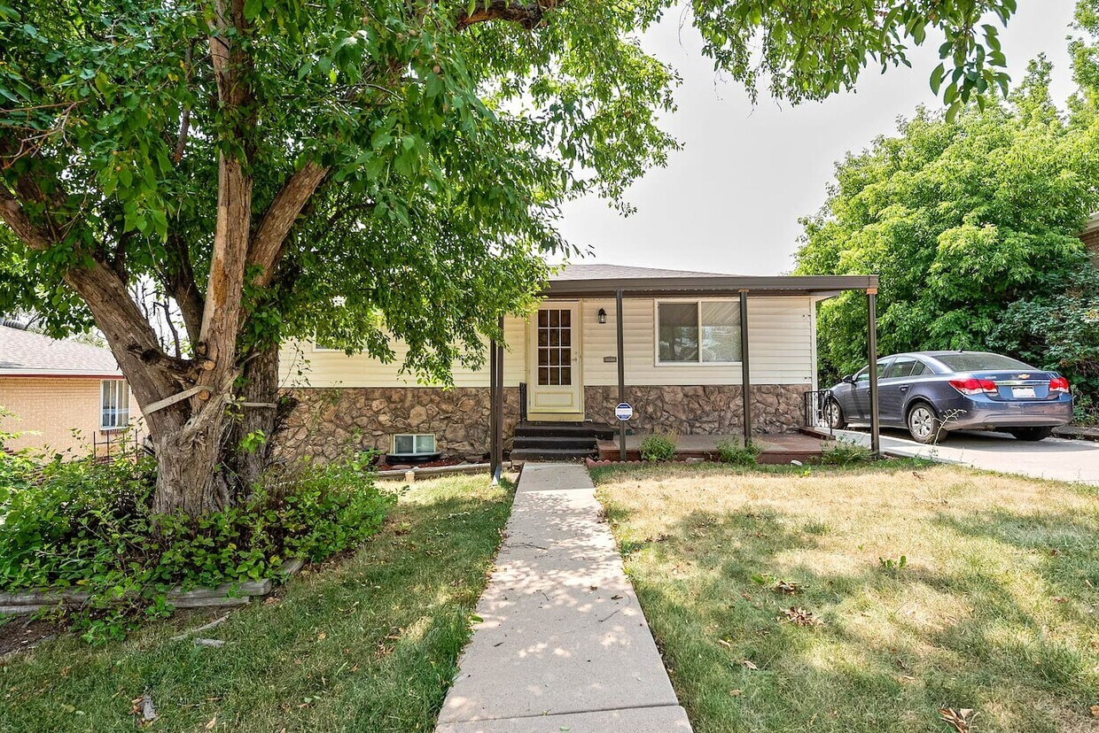 5120 W Bingham Pl, Denver, CO 80219 House for Rent in Denver, CO