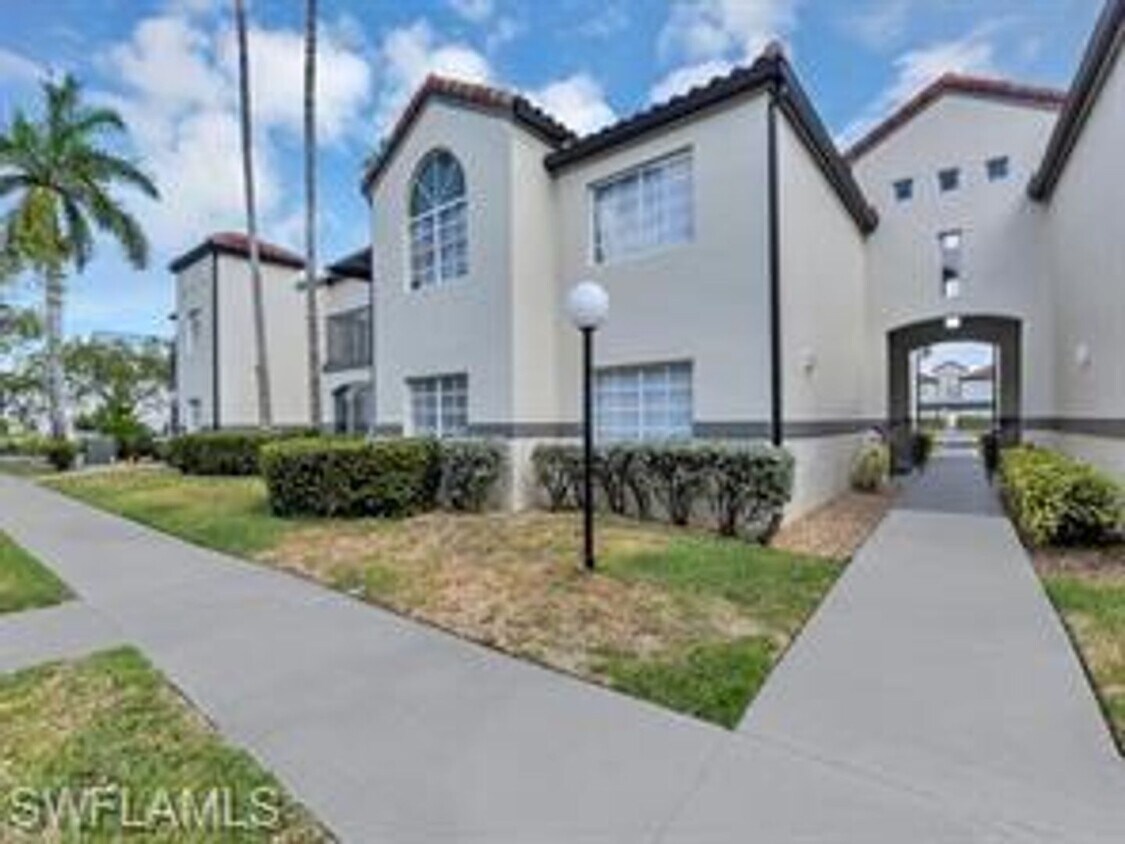 Foto principal - BEAUTIFUL CONDO FOR RENT !!!