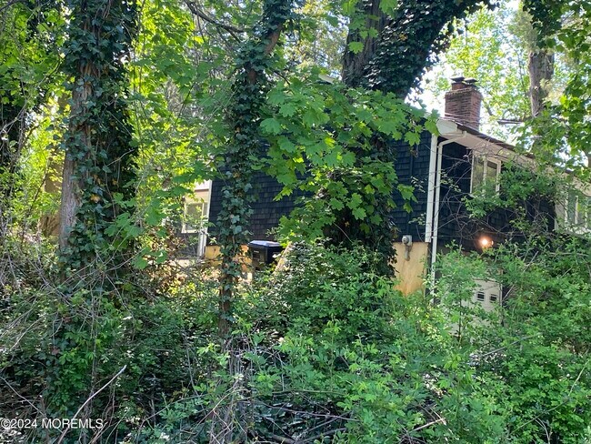 Building Photo - 338 Navesink River Rd