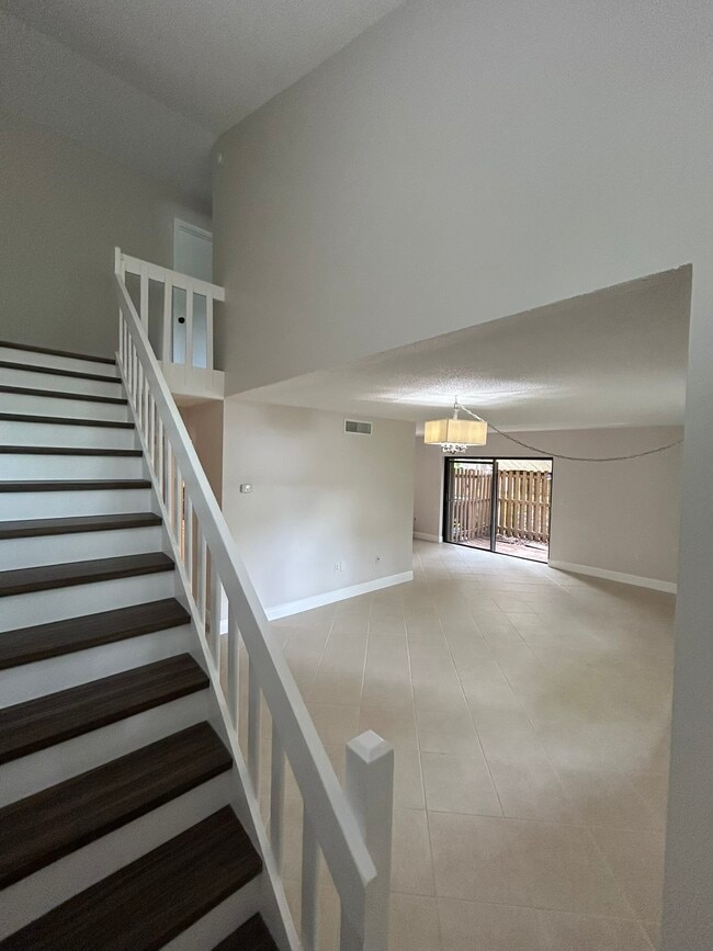 Building Photo - 11487 SW 109th Rd