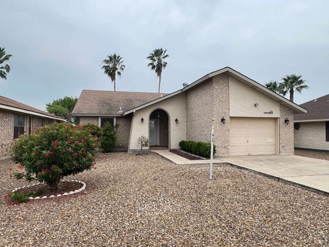 Building Photo - 812 Santa Anna Dr