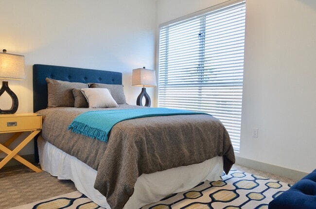 Interior Photo - Lido Apartments - 4025 Grandview