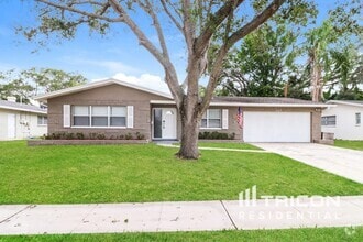 Building Photo - 730 College Hill Dr