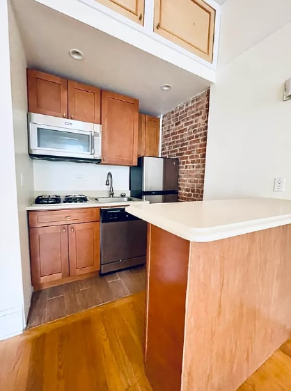 Foto del edificio - 38 E 73rd St