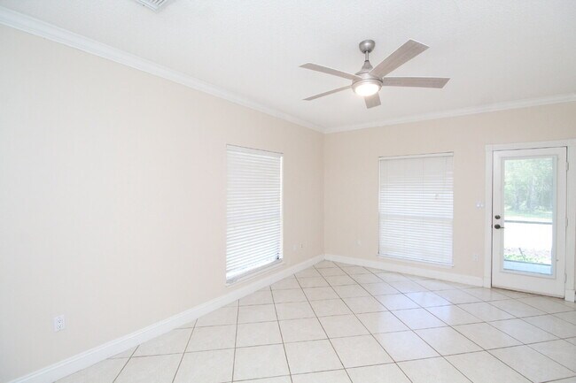 Building Photo - Spacious 3BR/3BA Holley by the Sea Home wi...
